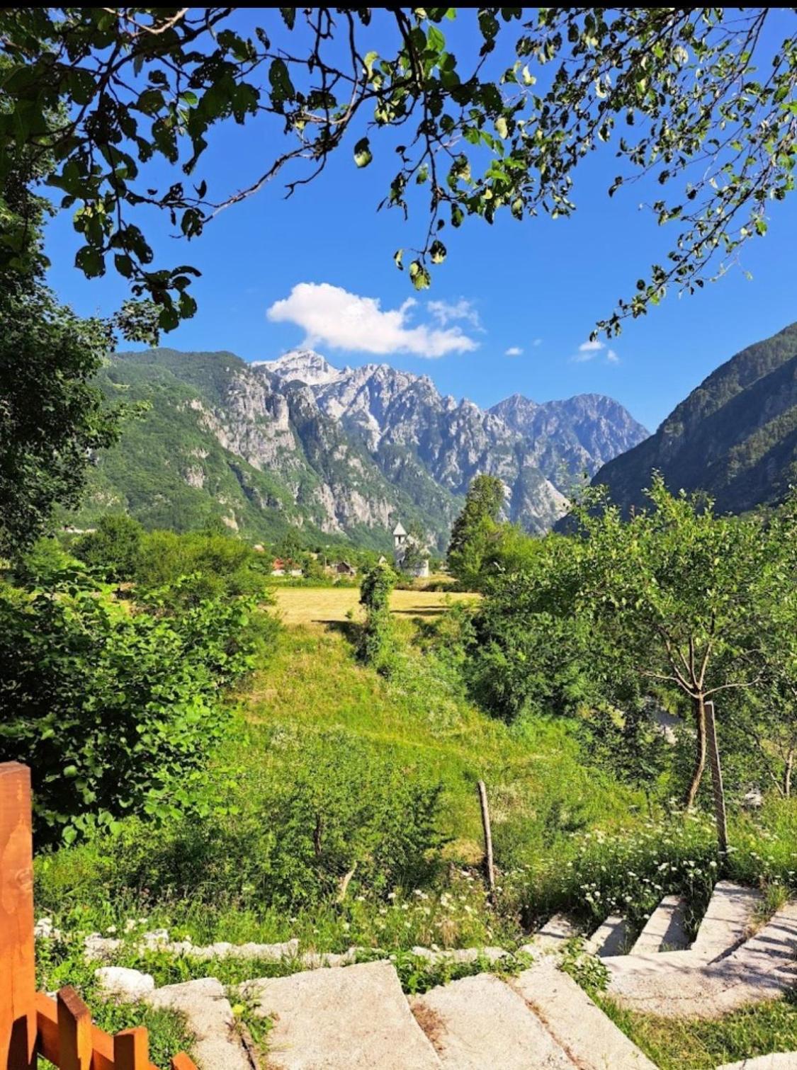 Bujtina Pllumi Theth Bed & Breakfast Eksteriør bilde